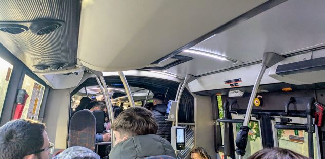 Un autobús a Barcelona ple a vessar