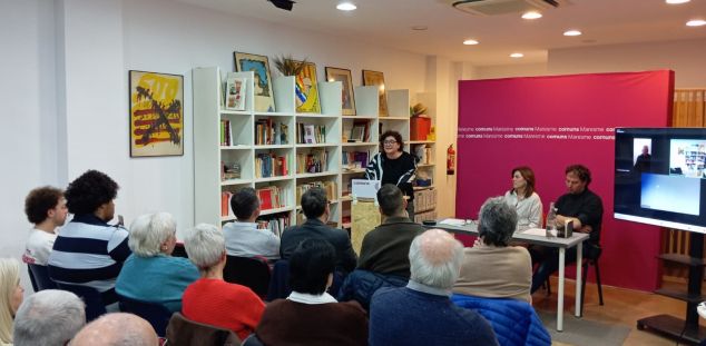 Noe Ayguasenosa dirigiéndose a la asamblea de los Comunes como candidata