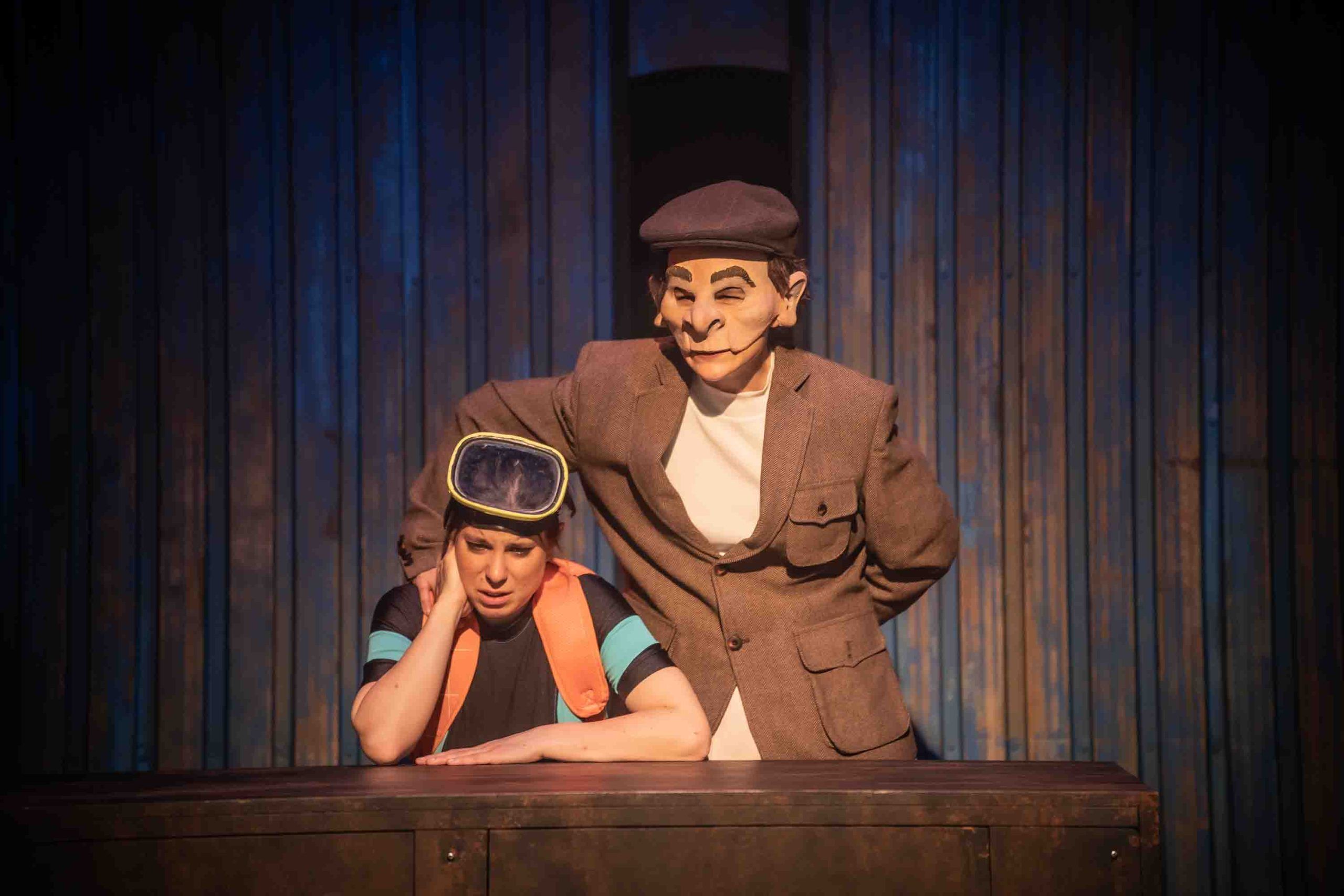 Dins el cor del món