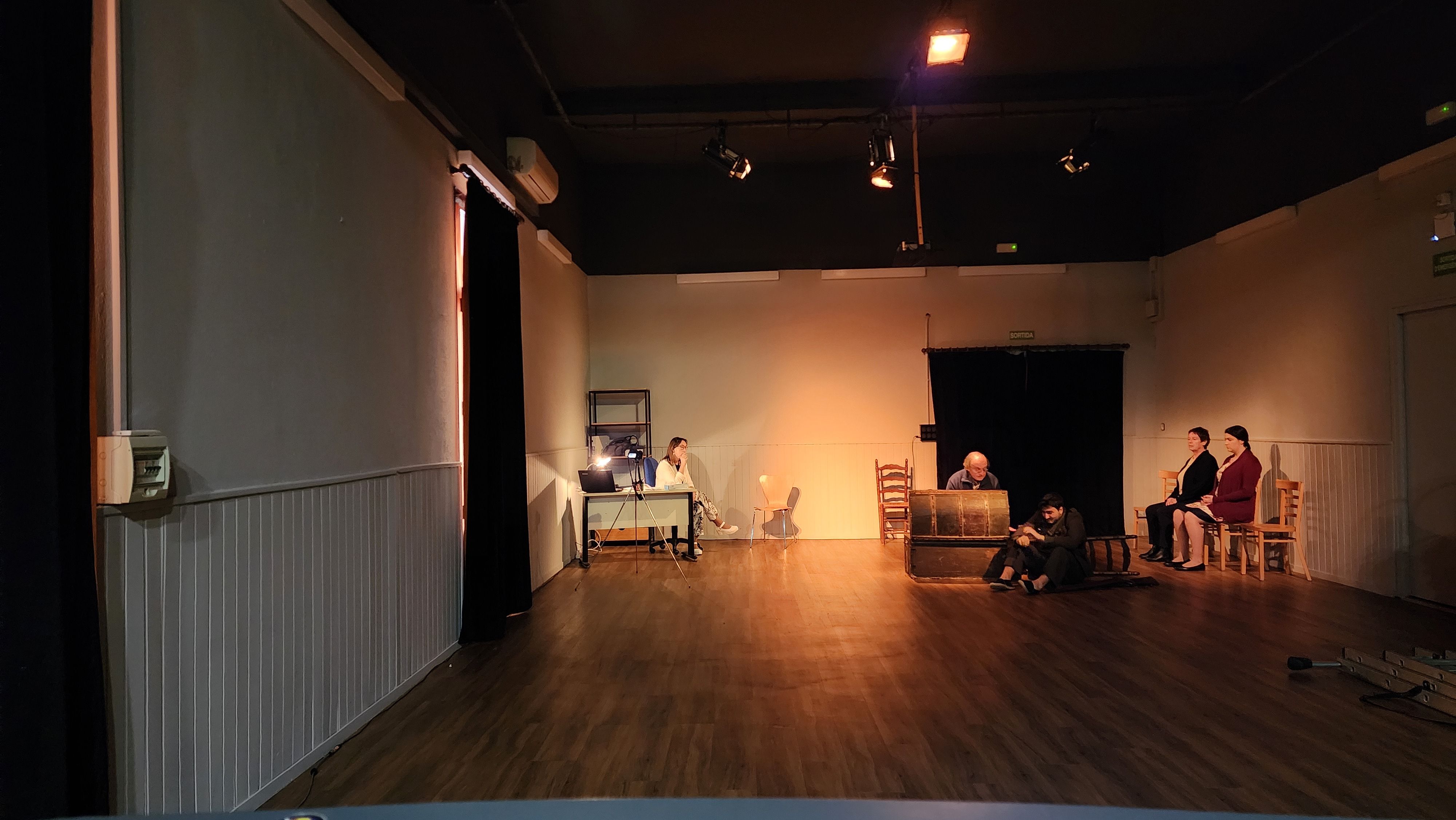 Un ensayo de la obra 'Ombres de memòria' | Foto: Josep M. Augé