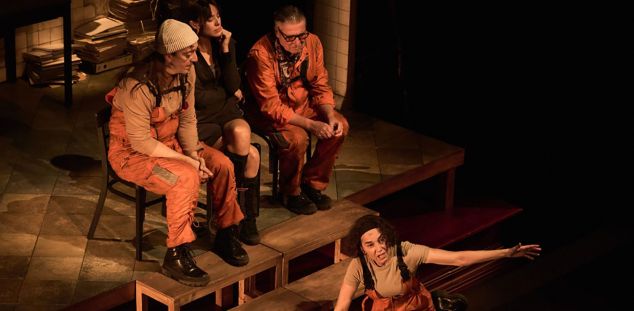 ‘Ai! La misèria ens farà feliços’ una sàtira teatral sobre la IA ‘Ai! La misèria ens farà feliços’ una sàtira teatral sobre la IA