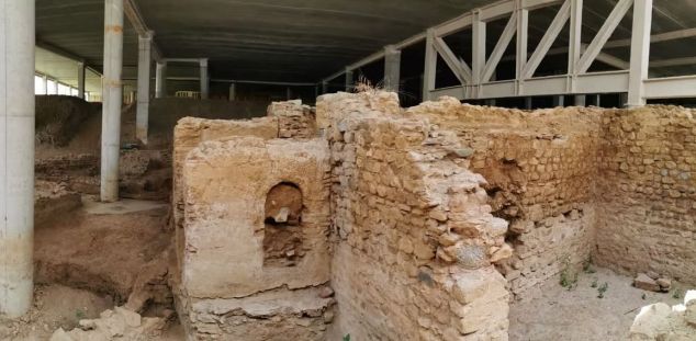 Els baixos i fonaments del supermercat, sobre les restes