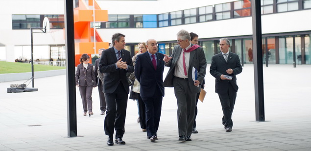 Mora, Ruiz i Mañach durant la visita al Tecnocampus