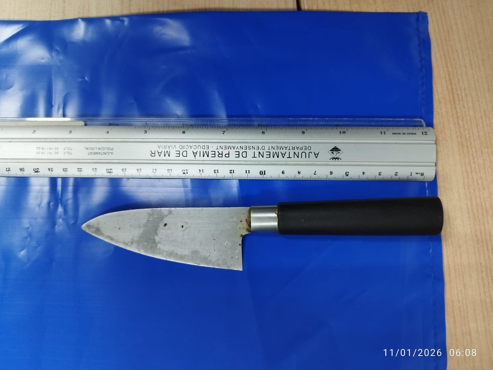 Un dels ganivets de l'agressor. Font: Elcaso.cat