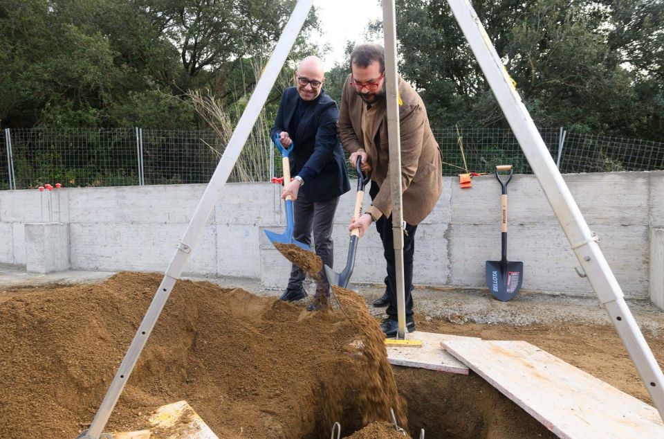 Primera piedra obras Barnahus. Foto: R.Gallofré