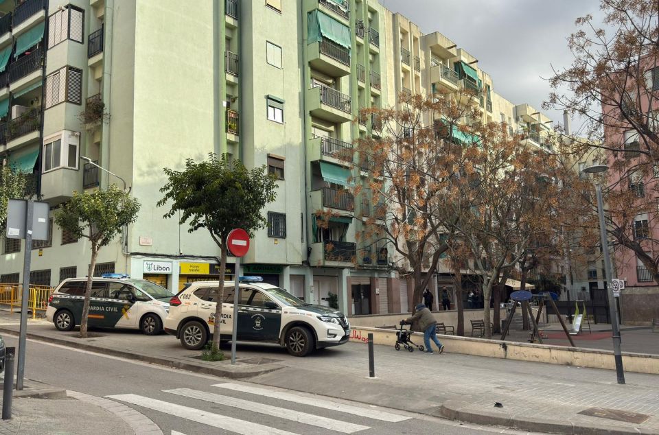 Guàrdia Civil a la plaça de Colòmbia de Mataró. Foto: R. Gallofré Guàrdia Civil a la plaça de Colòmbia de Mataró. Foto: R. Gallofré