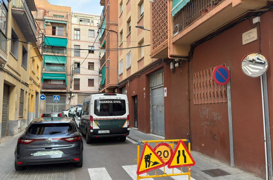 Guàrdia Civil al carrer Uruguai Guàrdia Civil al carrer Uruguai