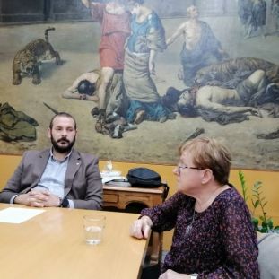 Amapola Peiró y el alcalde David Bote en el Ayuntamiento de Mataró