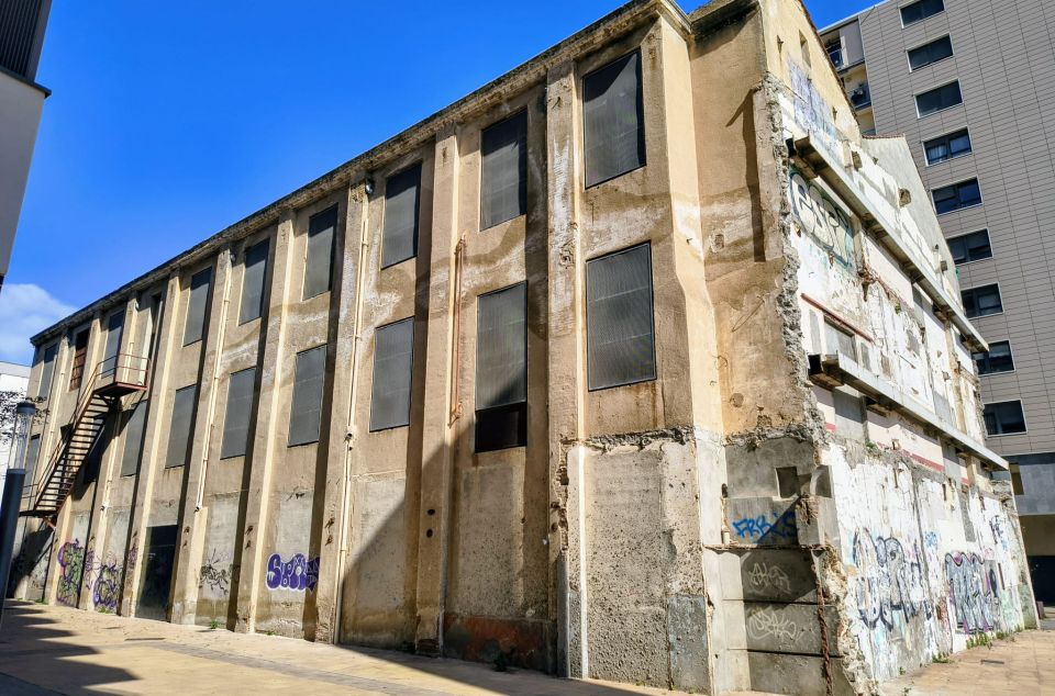 La primera fábrica de Mataró, actualmente muy degradada La primera fábrica de Mataró, actualmente muy degradada
