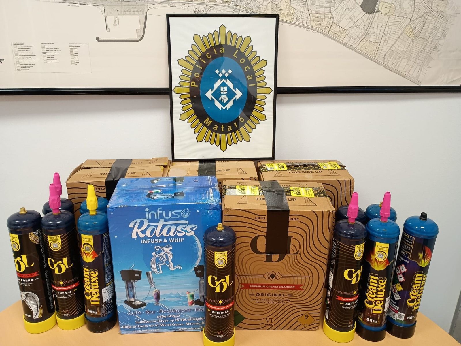 Gas del riure incautat per la Policia Local de Mataró