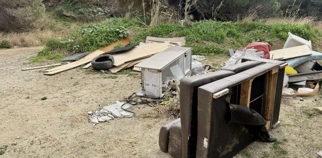 Los vertidos incontrolados, una lacra en Mataró. Foto: ACN
