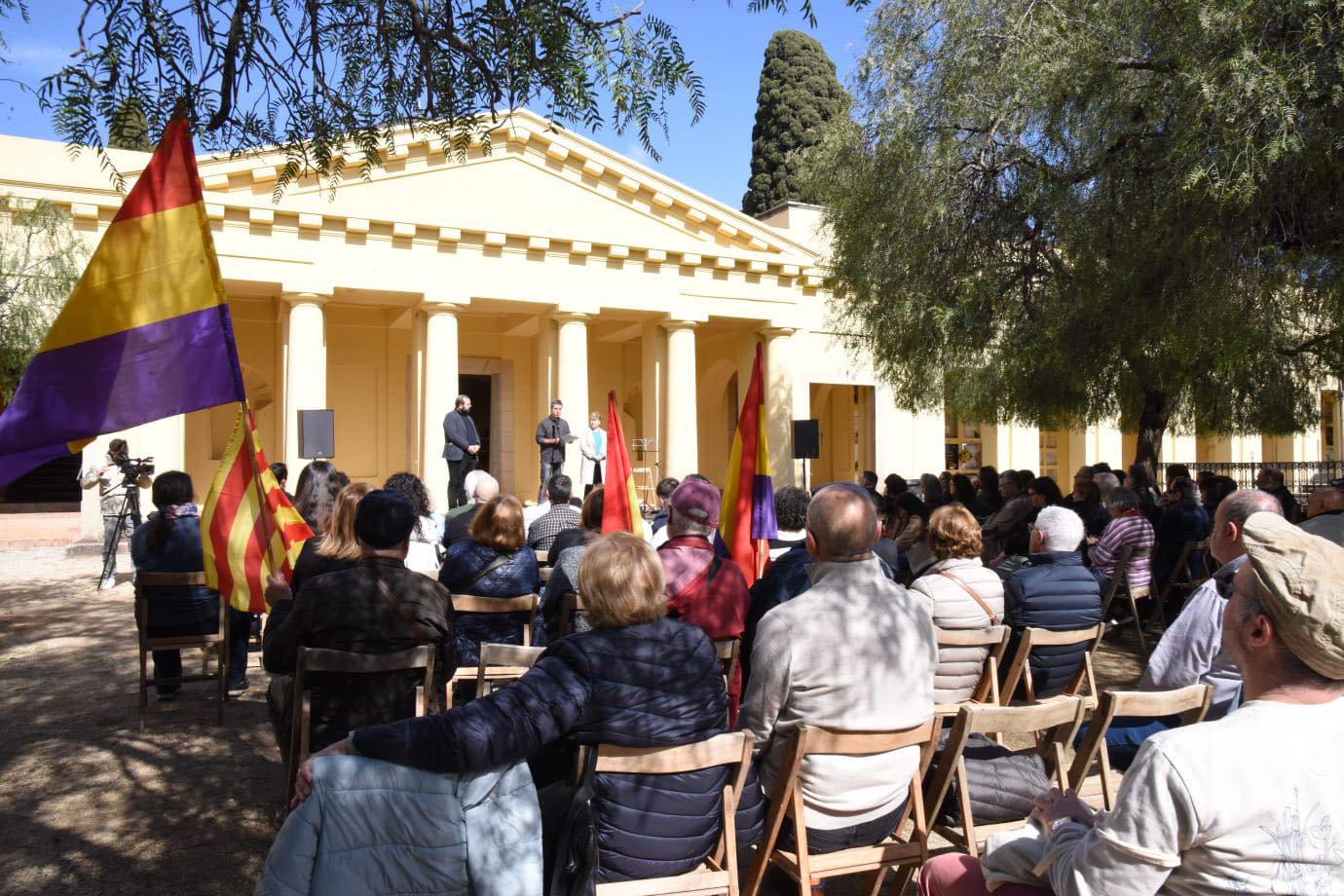 L'acte de memòria històrica al cementiri de Mataró. Foto: M. Cruz/ Aj Mataró