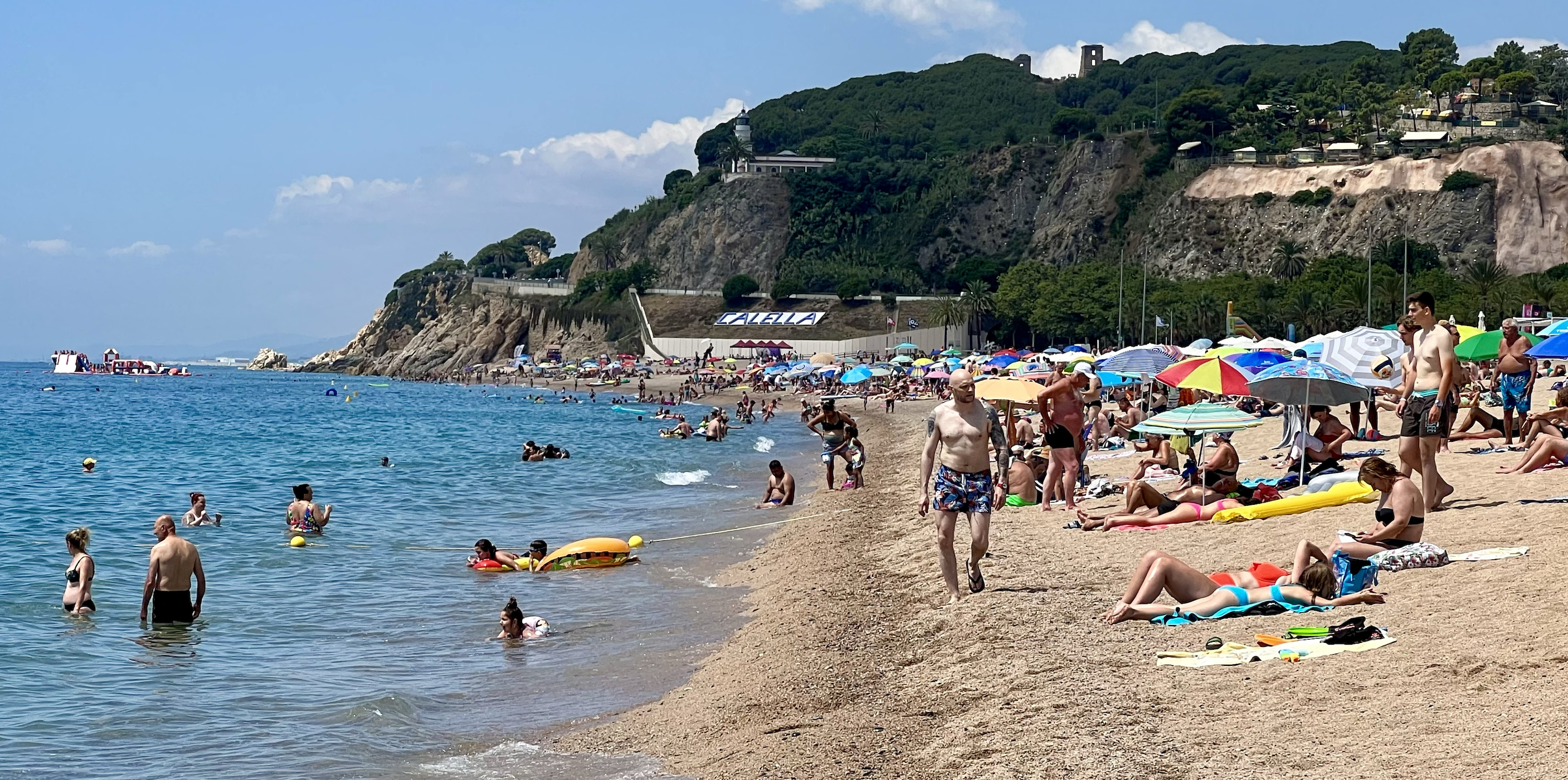 Calella es renova per atraure turistes.