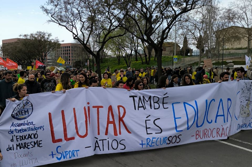 Manifestació dels docents des de Laia l'Arquera