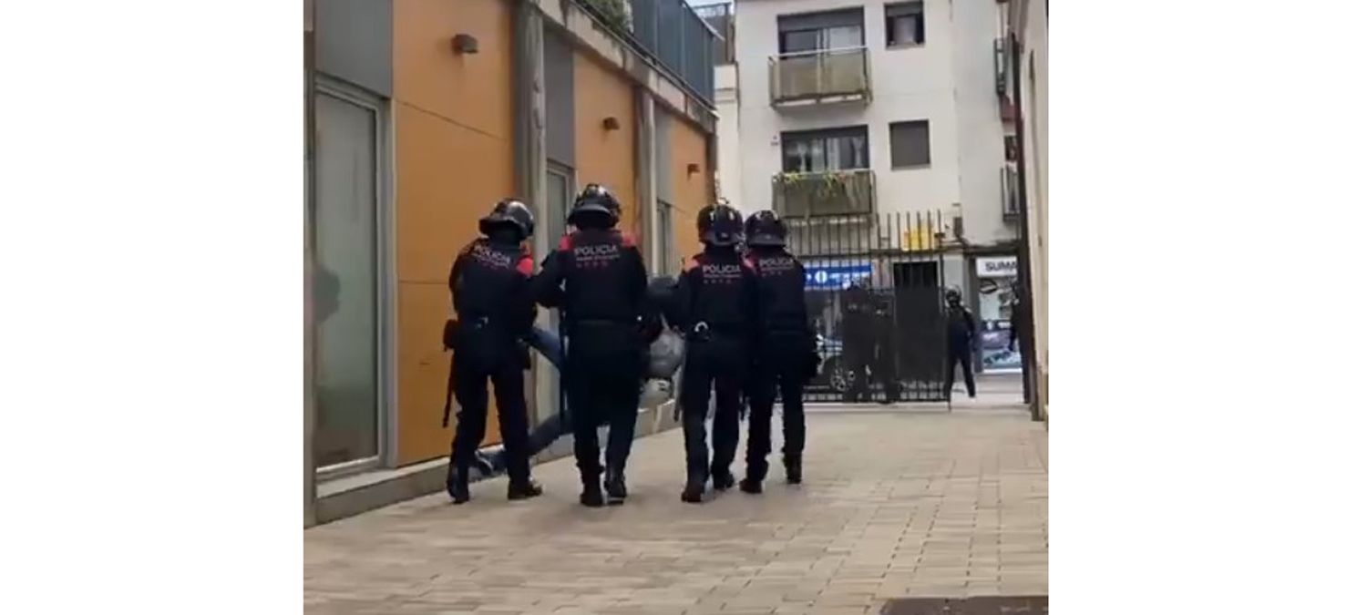Fragment de video de l'acció dels Mossos