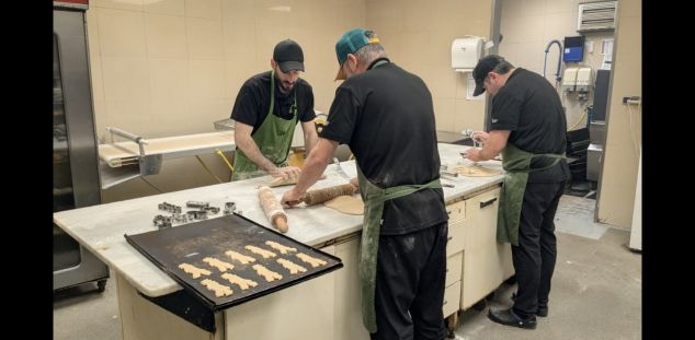 Preparant els 'Senyors i senyores' a Uñó