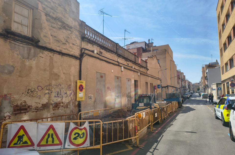 El edificio de la calle Concepció en peligro de colapso