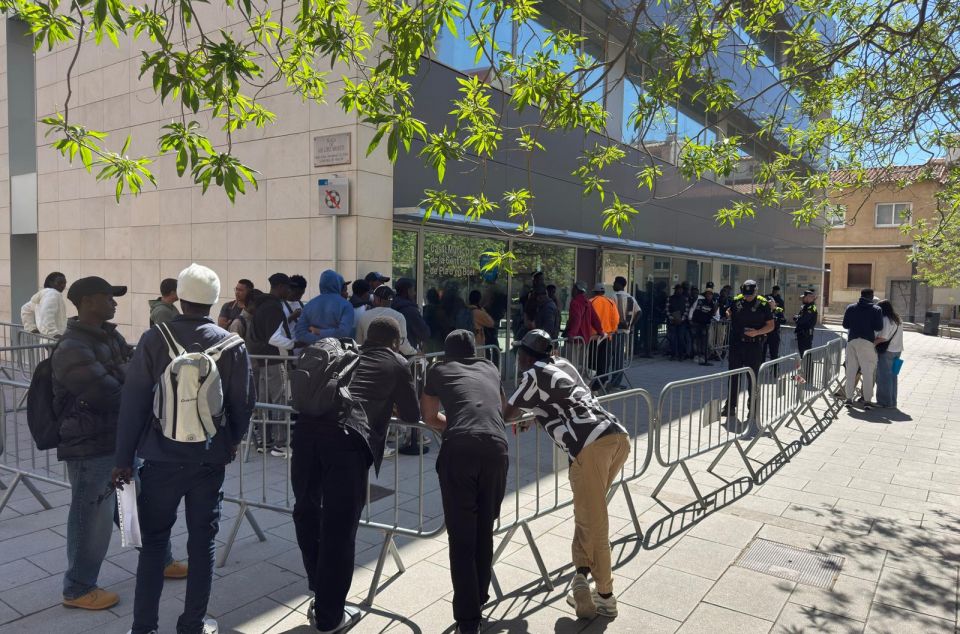 Gambians al centre cívic Pla d'en Boet de Mataró. Foto: R. Gallofré