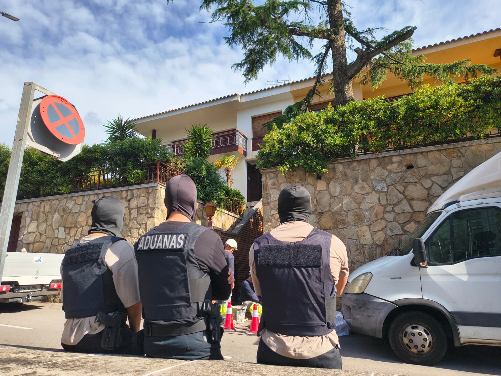 Agentes de vigilancia aduanera. Foto: V. B. 