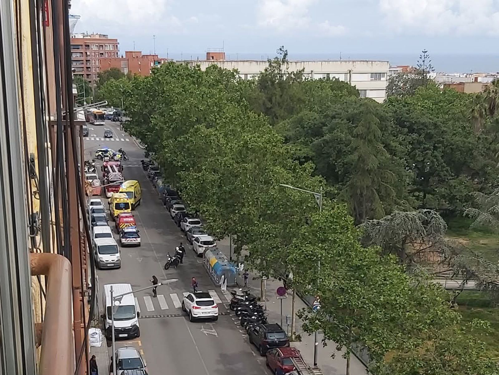 Desplegament dels equips d'emergències al lloc dels fets. Foto: Mataró Segura