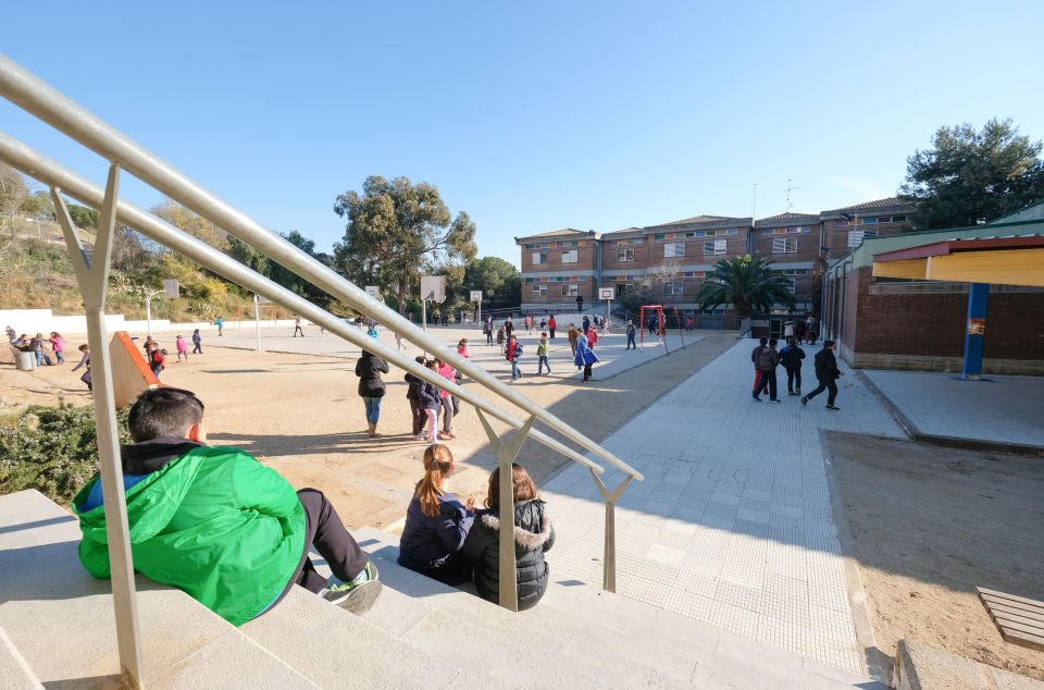 L'institut-escola Ángela Bransuela de Mataró, en una imatge d'arxiu. Foto: R. Gallofré