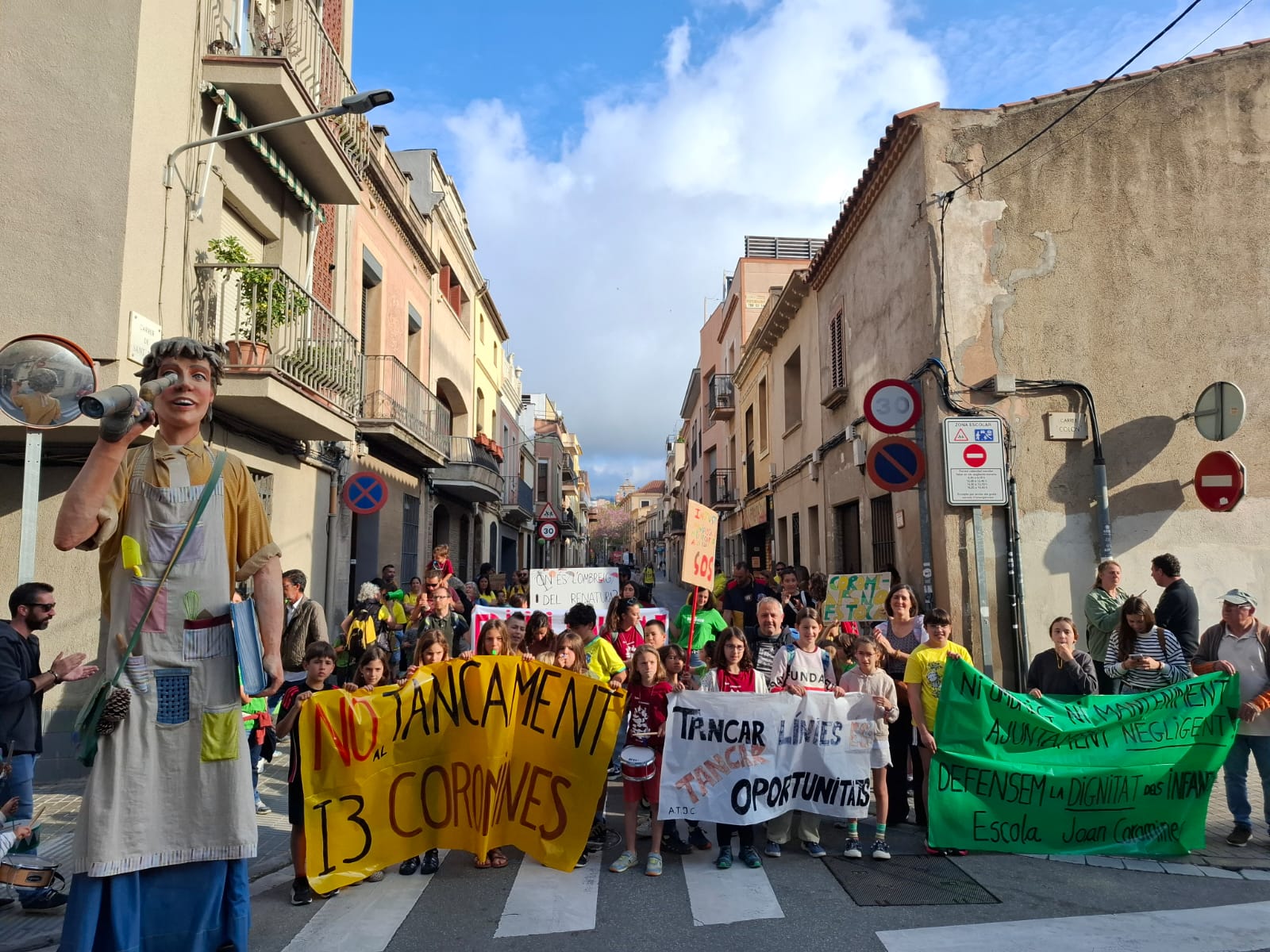 Protesta del Coromines contra el tancament de línies. Foto. AFA Coromines