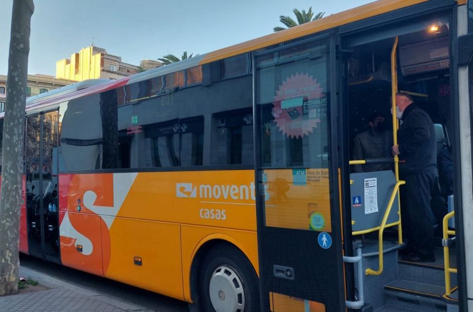 El bus 807 que conecta Argentona con Barcelona El bus 807 que conecta Argentona con Barcelona