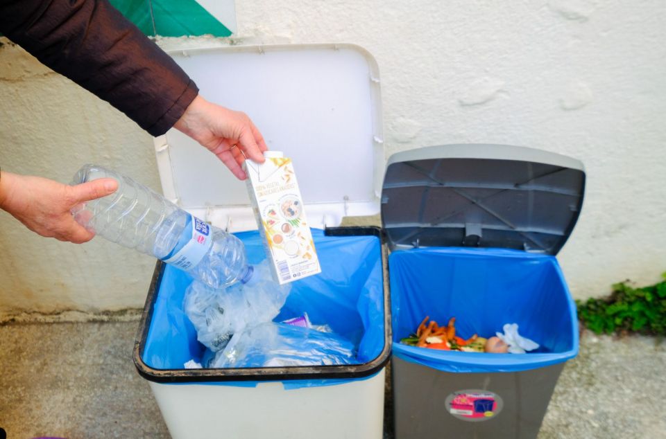 Reciclar brossa, separar.