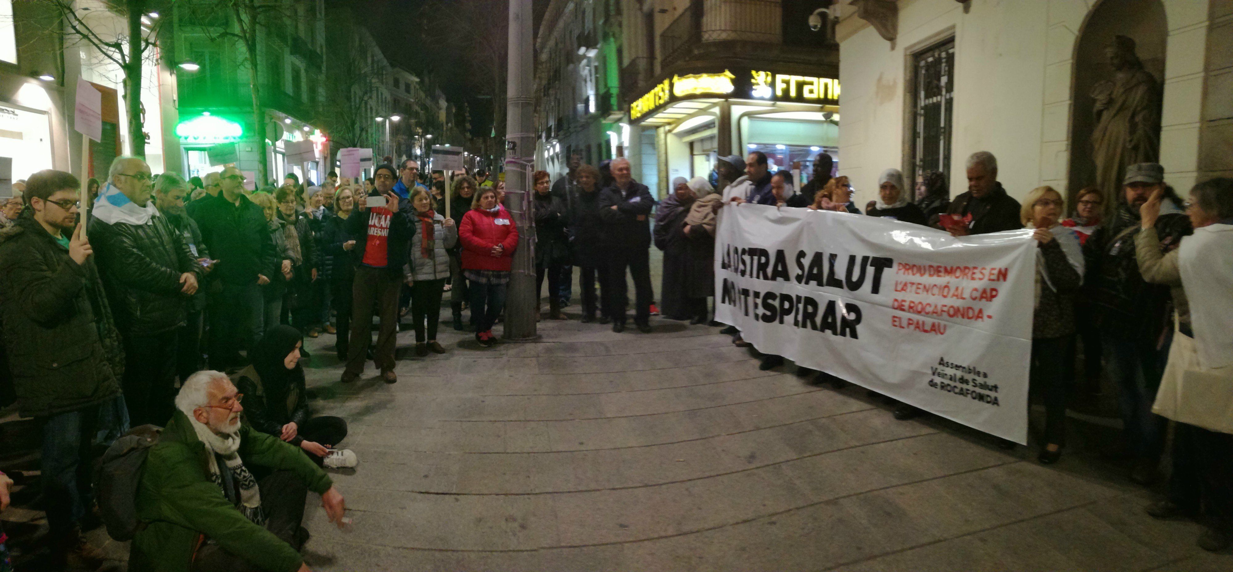 Manifestació de l'Assemblea de Salut de Rocafonda. Foto: R. G. 