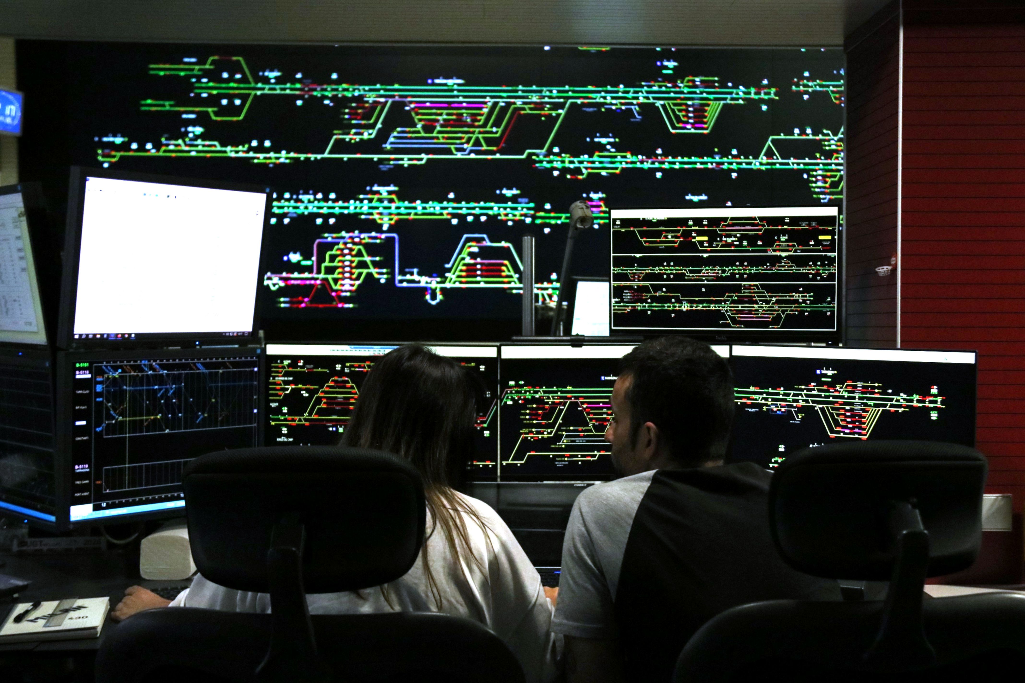 El centre de control d'Adif. Foto: ACN