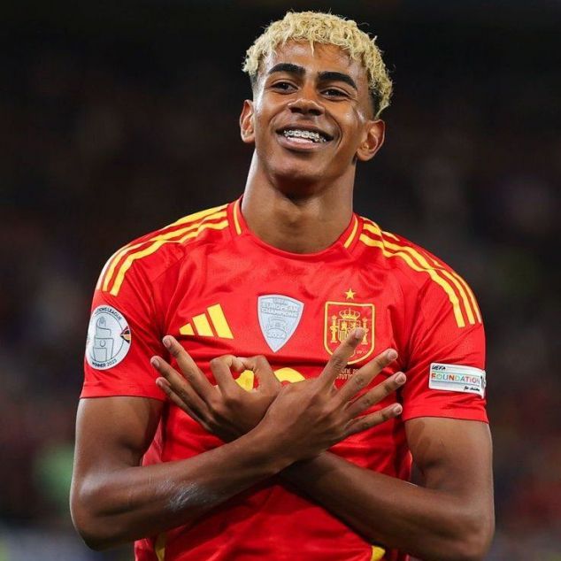 Lamine Yamal, con 'la Roja', haciendo el 304