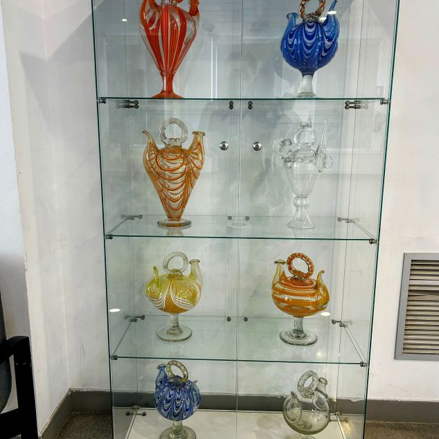 Peces de la col·lecció de Cristalleries, exposades