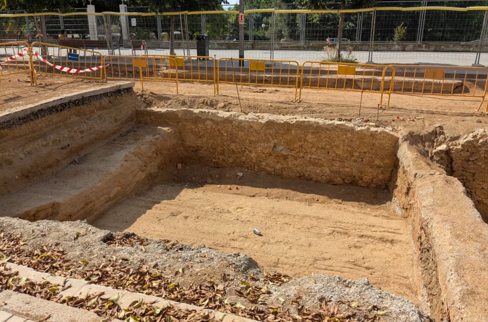 Restes arqueològiques al Camí del Mig de Mataró. Restes arqueològiques al Camí del Mig de Mataró.