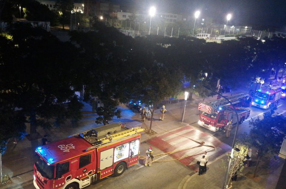 Bombers al Parc de Rocafonda. Foto: Cedida