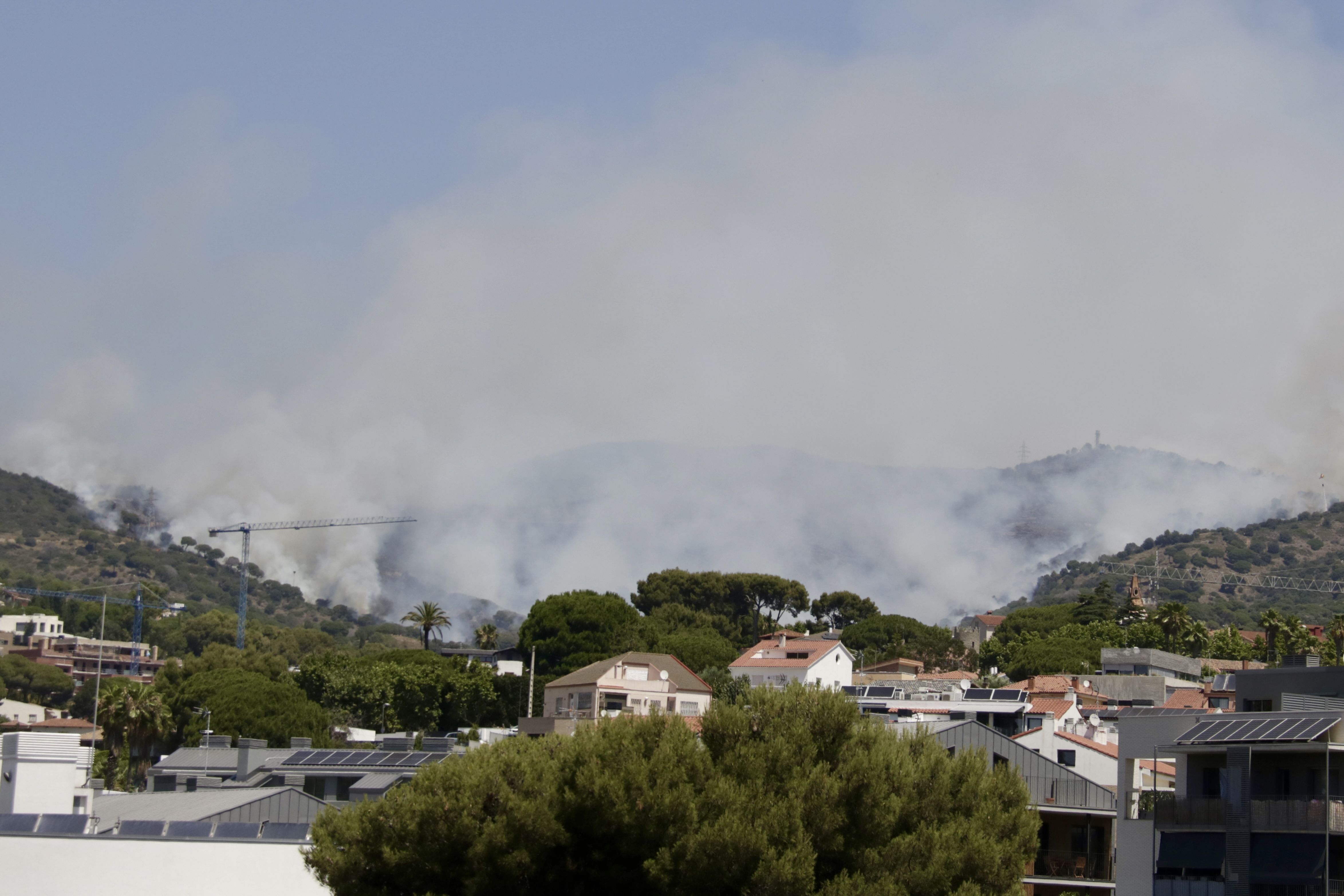 El incendio en Tiana y Montgat