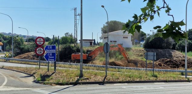 Obres a la rotonda d'Alella Obres a la rotonda d'Alella