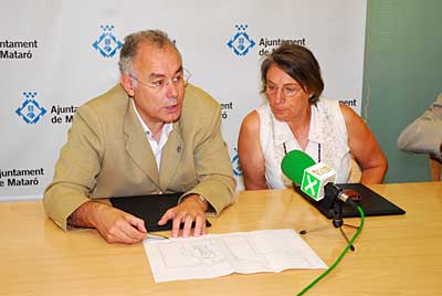 Baron i Majó durant la signatura del conveni a l'Ajuntament. Baron i Majó durant la signatura del conveni a l'Ajuntament.