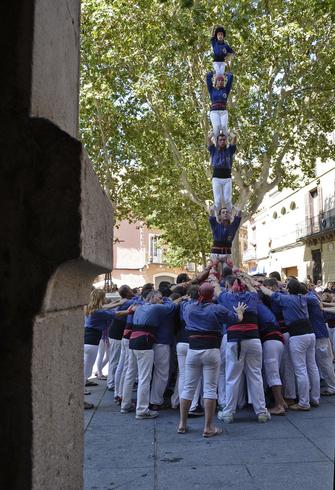 El pilar de Santa Maria, cada any abans de la diada de Les Santes, per recordar la Mariona. Foto: Capgrossos El pilar de Santa Maria, cada any abans de la diada de Les Santes, per recordar la Mariona. Foto: Capgrossos