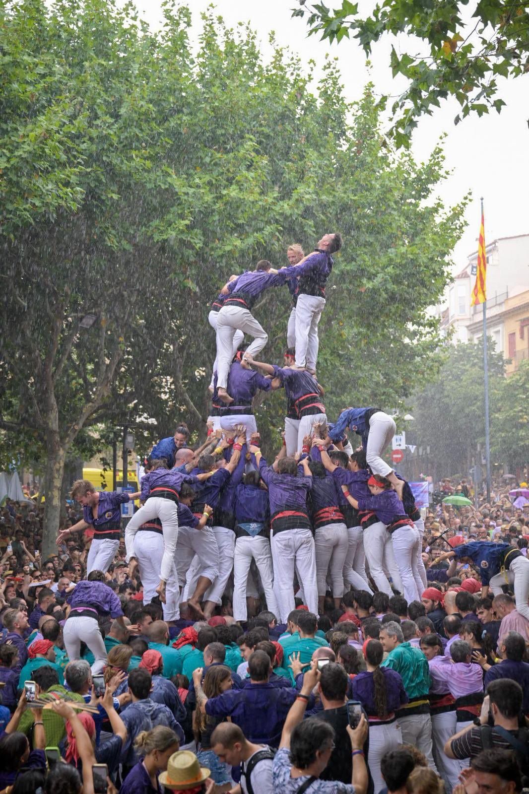 El 4 de 9 sota la pluja. Foto: @lessantesmataro
