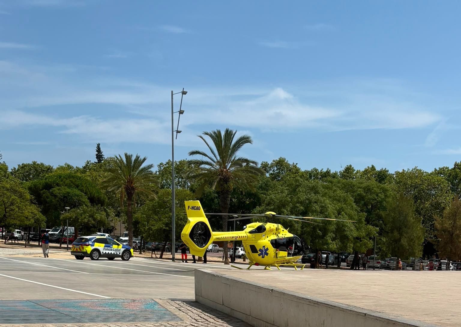 L'helicòpter del SEM al Parc de Cerdanyola