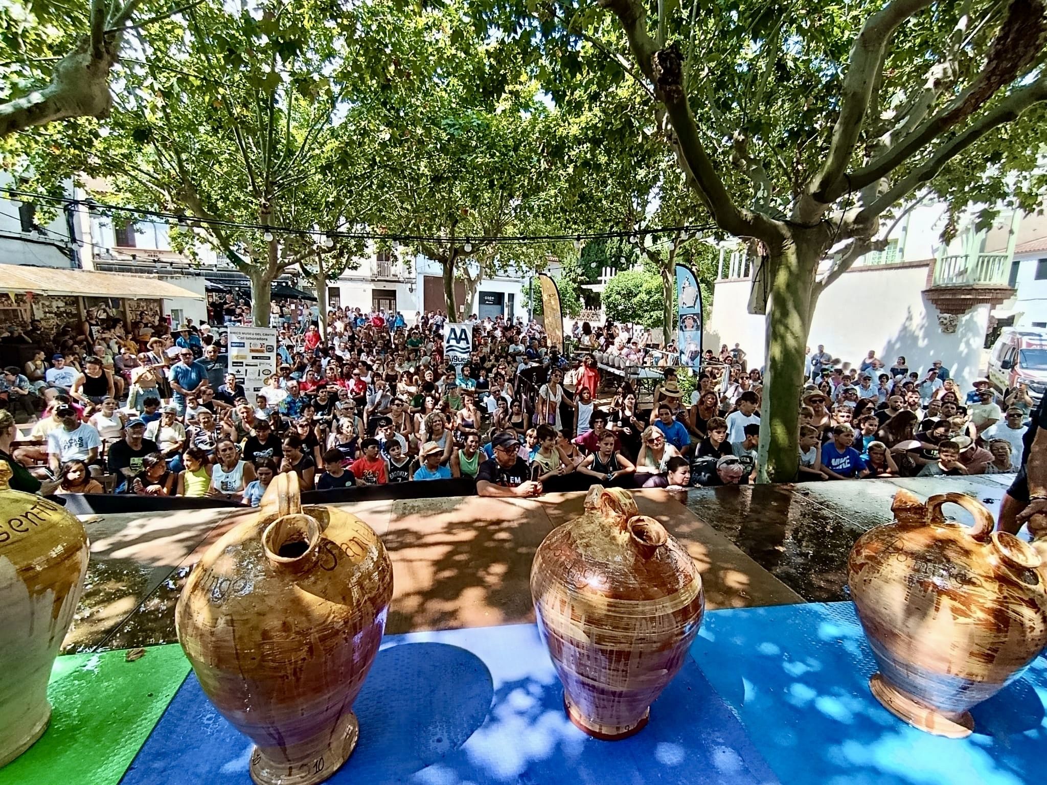 Aixecada de càntirs 2026. Foto: ACN