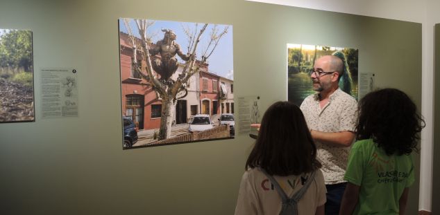 Visitant l'exposició