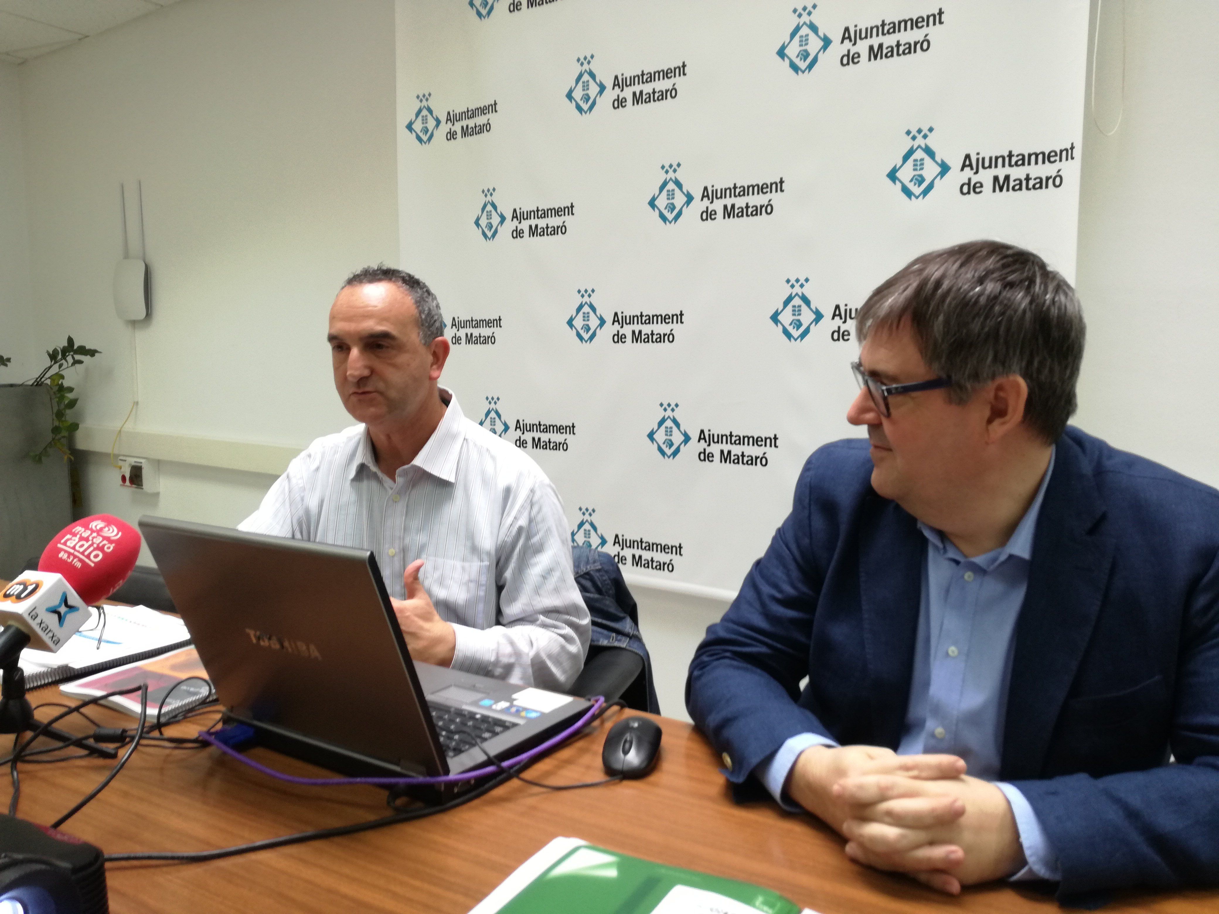 El regidor de Servicios Centrales, Juan Carlos Jerez, y el gerente del Ayuntamiento, Antoni Merino. Foto: V. B.