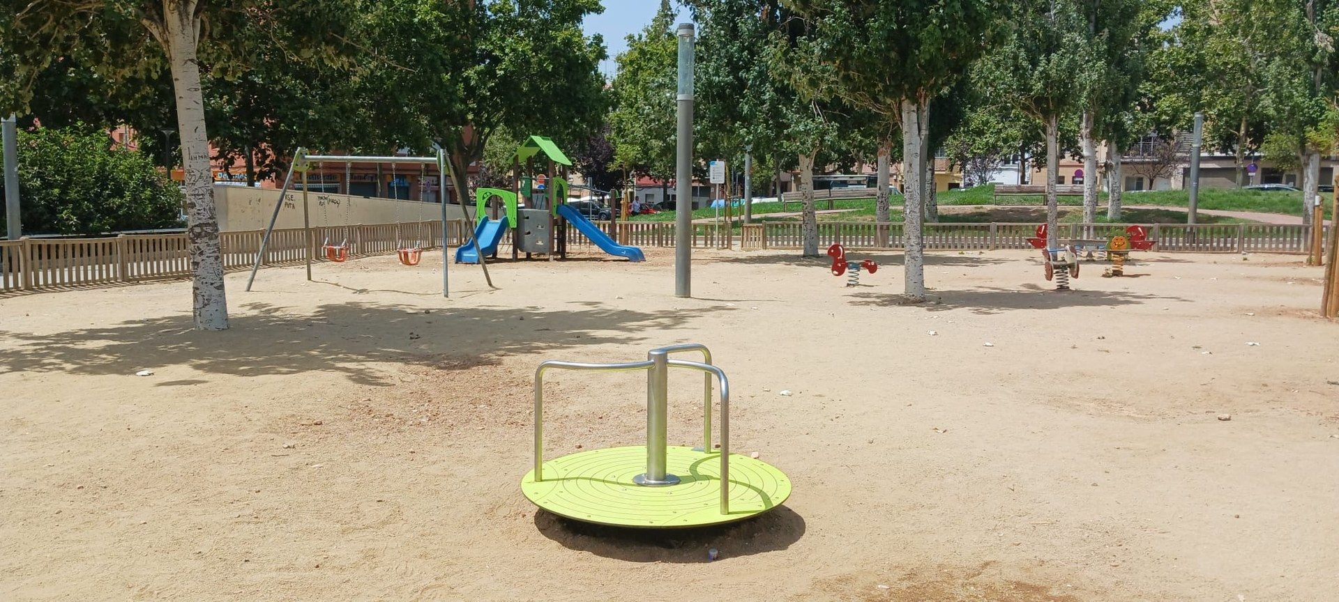 Nuevos juegos infantiles en la plaza de la Roda d'Andalusia. Foto: Ajuntament