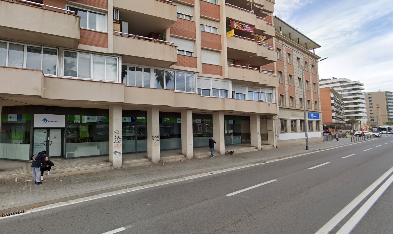 El tram amb menys vorera de l'N II a Mataró, davant l'estació El tram amb menys vorera de l'N II a Mataró, davant l'estació
