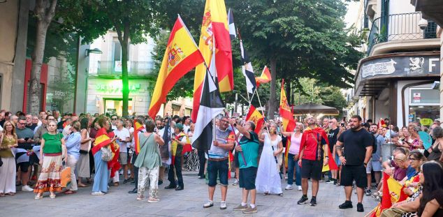 Moments de la concentració per Ceuta convocada a Mataró. Foto: R. Gallofré