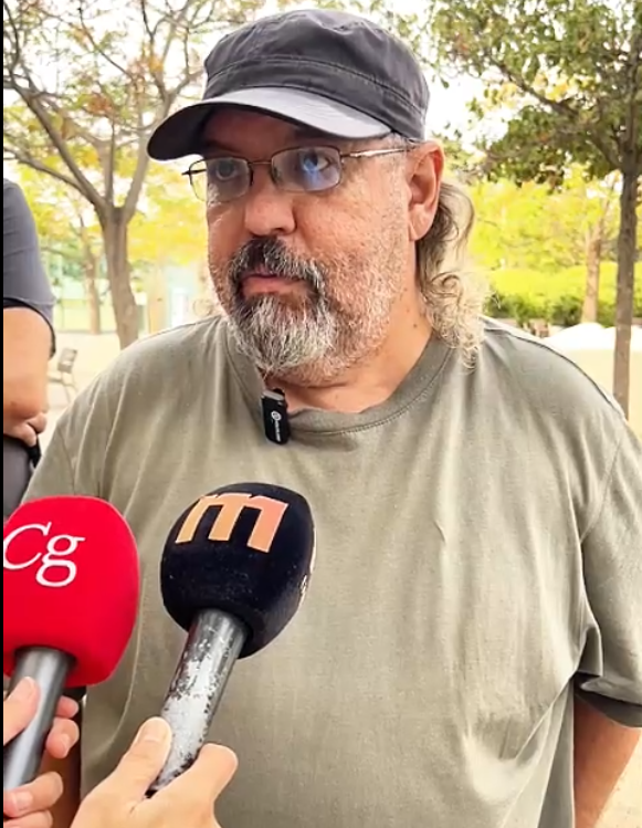 Marc Jiménez, atenent als mitjans Marc Jiménez, atenent als mitjans