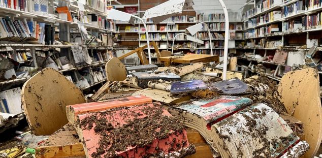 Els estralls a la biblioteca de Palafolls pel temporal.Foto: ACN