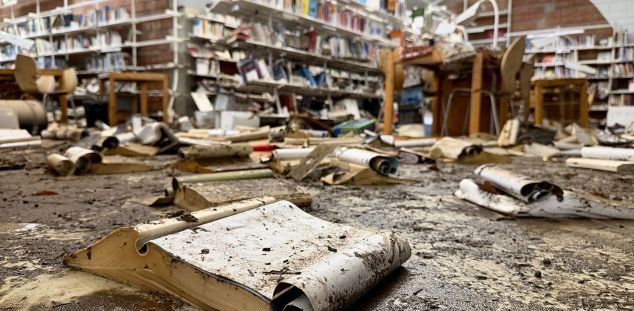Els estralls a la biblioteca de Palafolls pel temporal.Foto: ACN