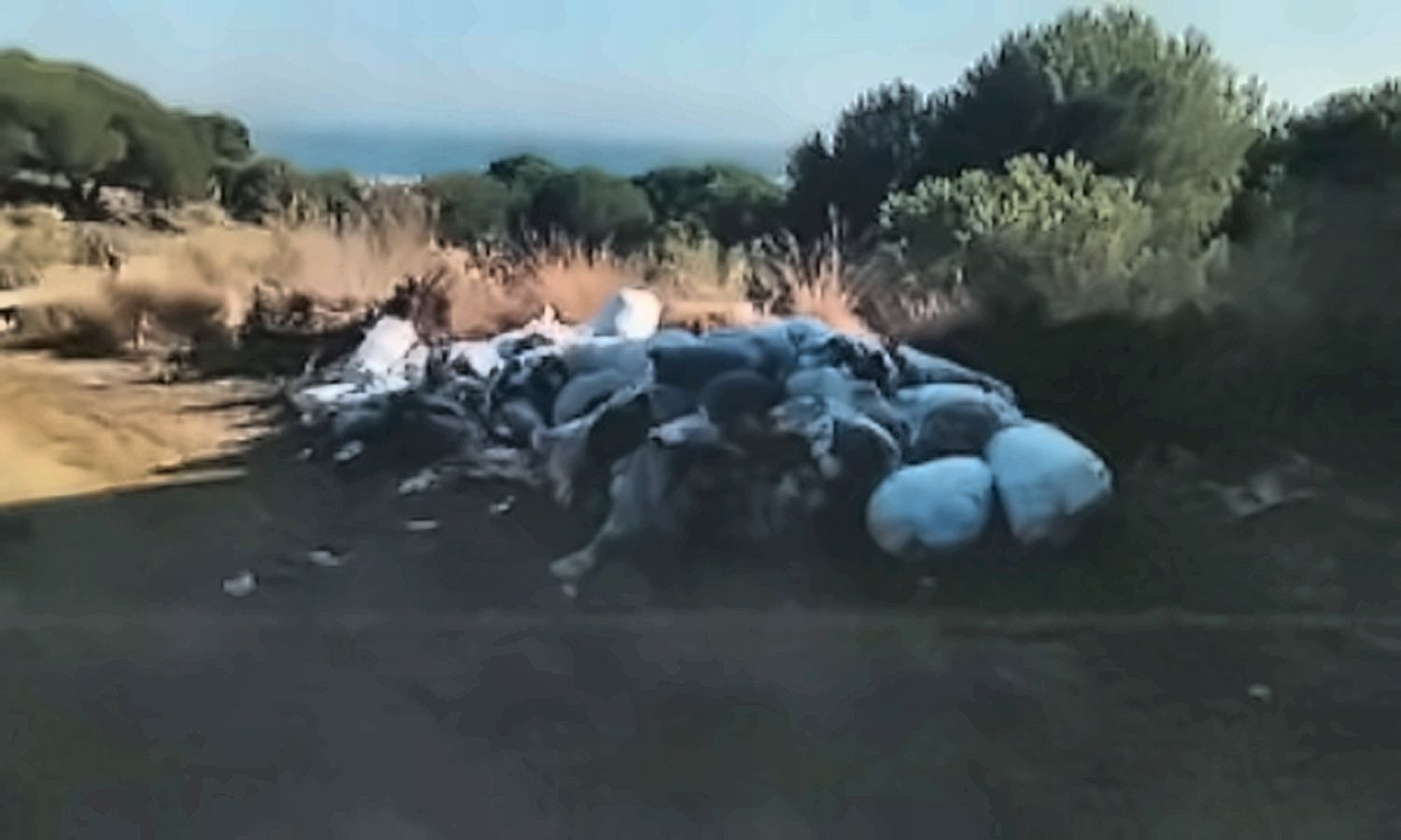 Vertimiento téxtil ilegal en Mataró
